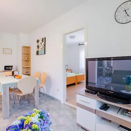 Milna 11088a Apartament Milna (Brac)